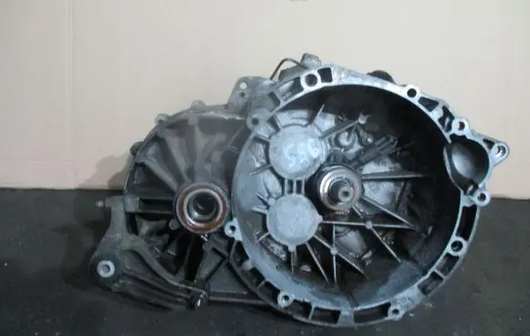 Manual 5 speed gearbox