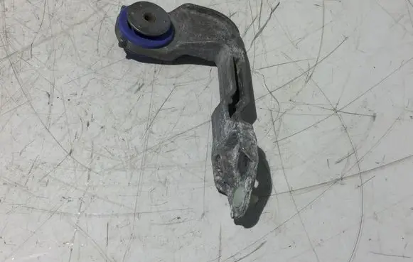 Toyota Proace Radiator mount bracket 9806542180
