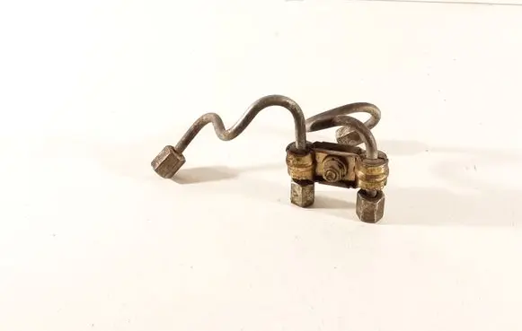 Fuel injector supply line/pipe