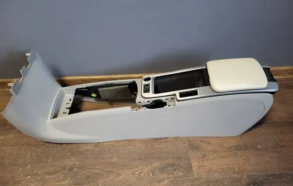 Volvo V50 Center console 30755375 30755374