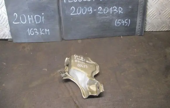 Peugeot 5008 Heat shield in engine bay 9684448480
