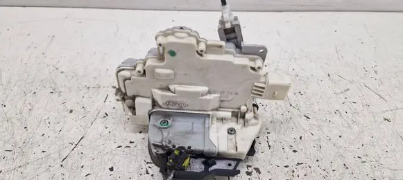 Audi A4 S4 B7 8E 8H Front door lock 8E1837016