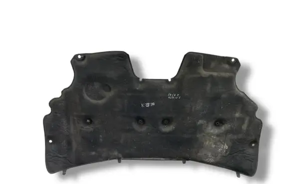 Engine bonnet/hood sound/heat insulation