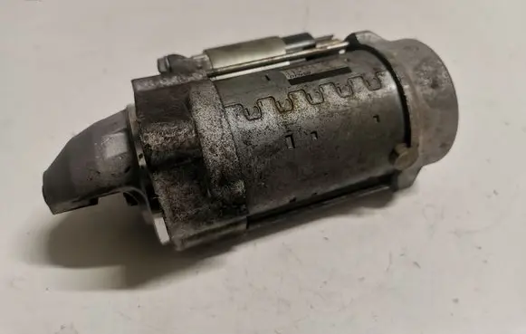Mercedes-Benz E W212 Starter motor A0061514501