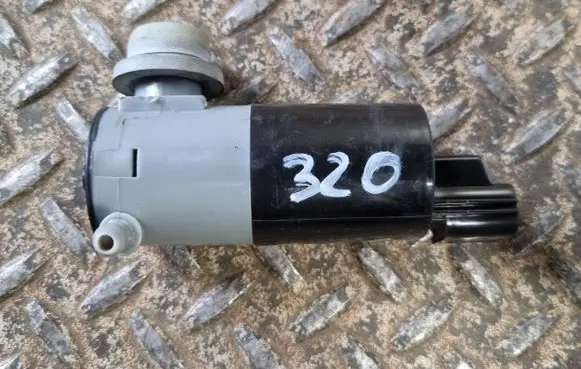 Volvo XC40 Headlight washer pump 31693156