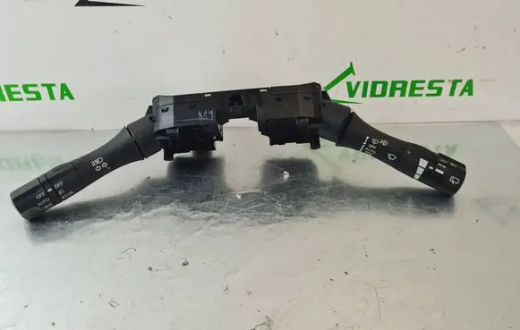 Wiper turn signal indicator stalk/switch