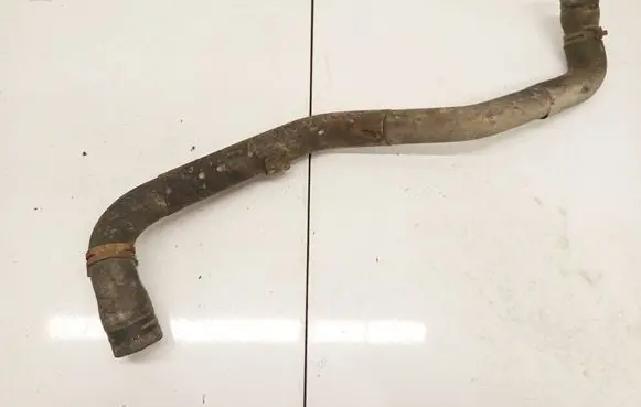 Volkswagen PASSAT B4 Engine coolant pipe/hose 