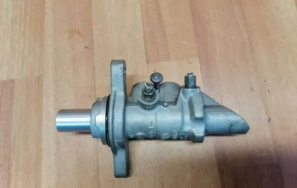 Renault Megane IV Master brake cylinder 790611 460117706R