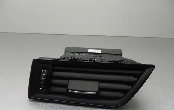 Skoda Superb B8 (3V) Rear air vent grill 3V0819701B I7165