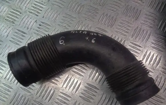 Alfa Romeo 147 Air intake hose/pipe 46741125
