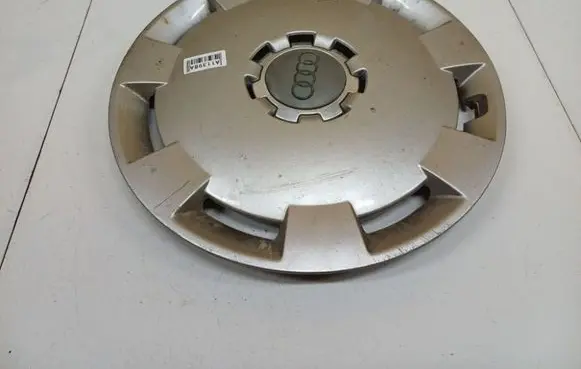 Audi A3 S3 8P R16 wheel hub/cap/trim 8P0601147A