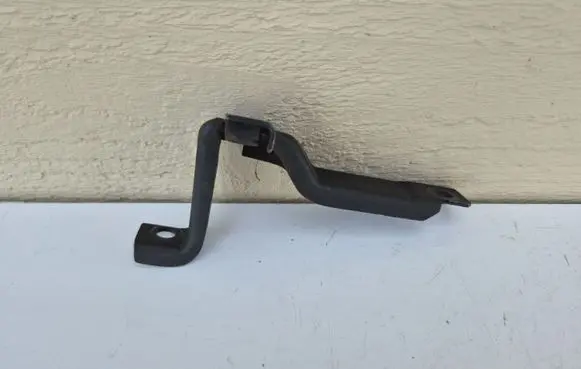 Audi A6 S6 C6 4F Fuel pump bracket 059130180B