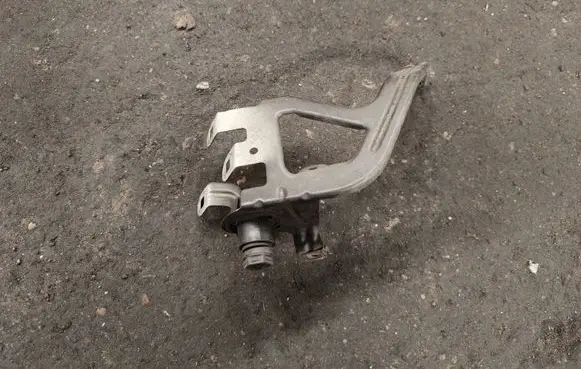 BMW 5 F10 F11 Fender mounting bracket 