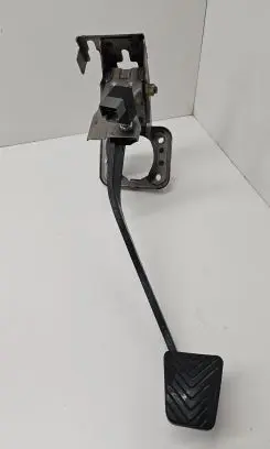 KIA Sorento Brake pedal