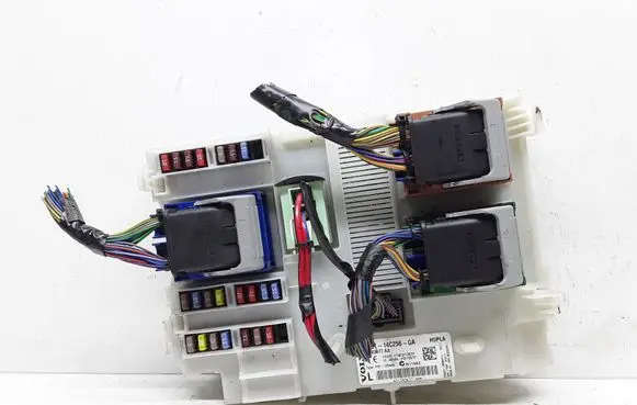 Volvo S60 Fuse module 31343677 BG9T14C256GA