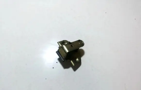 Ford Mondeo Mk III Rear door lock loop/hook striker 