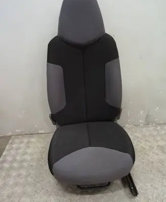 Peugeot 107 Front passenger seat 