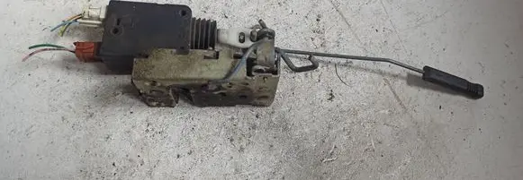 Mazda MPV II LW Front door lock 123632