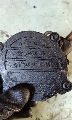Mercedes-Benz Vito Viano W639 Vacuum pump A1231052