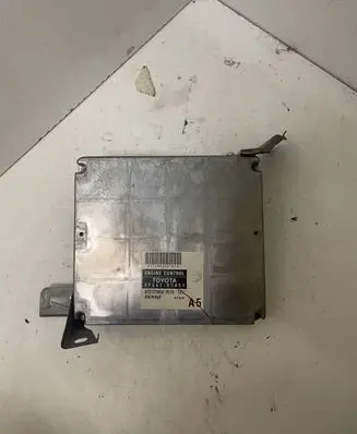 Toyota Avensis T250 Engine control unit/module 8966105A51