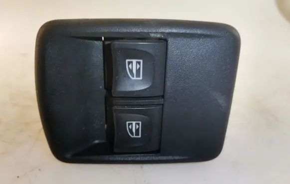 Renault Trafic III (X82) Electric window control switch 254118722R 10023903
