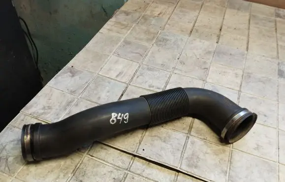 Opel Astra H Air intake duct part 55559548 551020308
