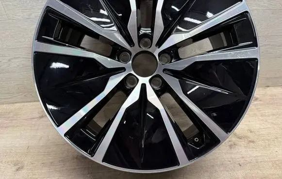 R19 alloy rim