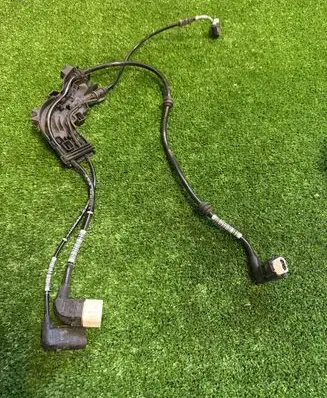 Mercedes-Benz E W213 Brake pads wear sensor A2135402905 MD004001