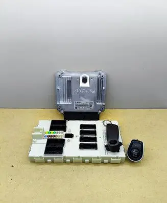 BMW 3 F30 F35 F31 Engine ECU kit and lock set 8518568 0281018634 030410699