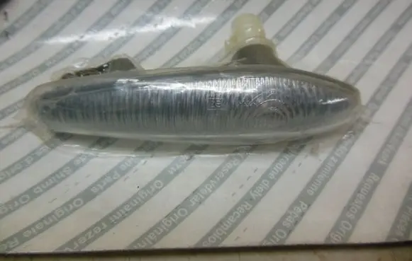 Alfa Romeo 166 Front fender indicator light 60597300