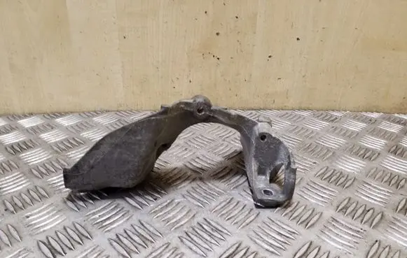 Nissan Qashqai Engine mounting bracket 147177968R