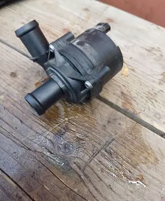 Volkswagen Golf VII Electric auxiliary coolant/water pump 5Q0965567 12402300303