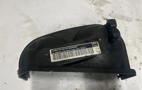 Volkswagen Jetta VII Timing belt guard (cover) 04E109108J