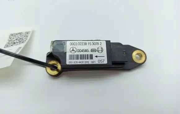 Mercedes-Benz C W203 Airbag deployment crash/impact sensor 0018204426 004585080
