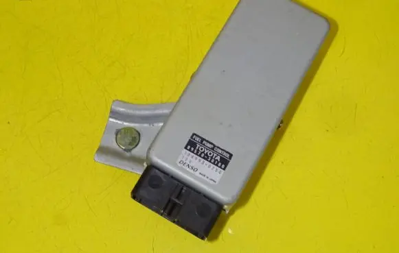 Lexus GS 300 400 430 Fuel injection pump control unit/module 89570-30180 104993-0250