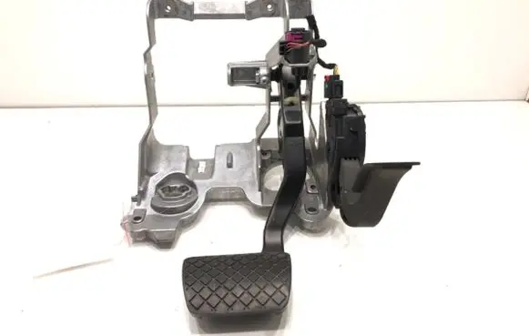 Audi A4 S4 B8 8K Pedal assembly 8K1723523