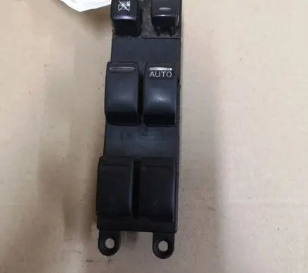 Nissan X-Trail T30 Electric window control switch