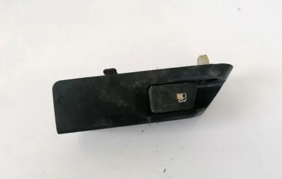 Toyota Auris 150 Fuel tank opening switch 
