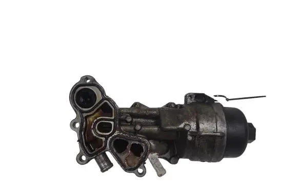 Citroen DS3 Oil filter mounting bracket