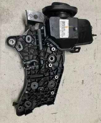 Nissan Navara D23 Oil fill pipe 152577731R
