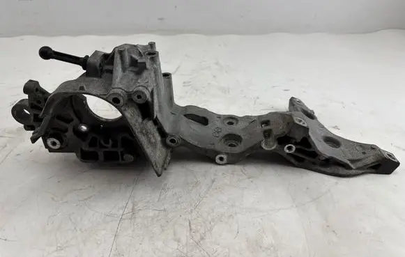 Audi A6 C7 Generator/alternator bracket 04L903143B