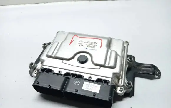 KIA Stonic Engine control unit/module 39128-04047