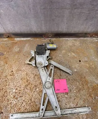 Toyota Yaris Front door window regulator with motor 0130822017