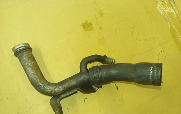 Renault Master III Engine coolant pipe/hose 613936
