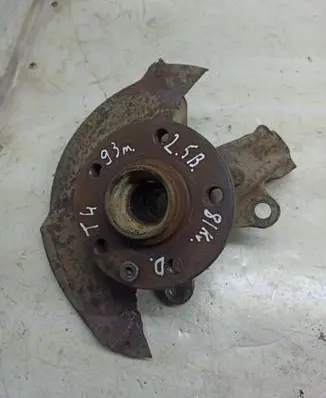 Volkswagen Transporter - Caravelle T4 Front wheel hub