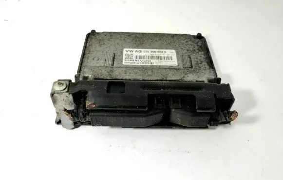 Skoda Fabia Mk2 (5J) Engine control unit/module 03E906023B 5WP40808 5WP4080804