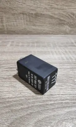Volkswagen Golf III Other relay 357906121 117