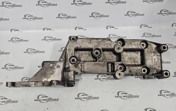 Engine mounting bracket