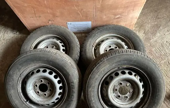 Mercedes-Benz Sprinter W906 R16 steel rim A0014019102