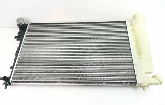 Peugeot 307 Coolant radiator CR481000S 133003 133049